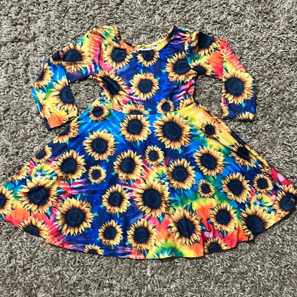 Girls Sunflower Dress long sleeve size XL (5t-6t)